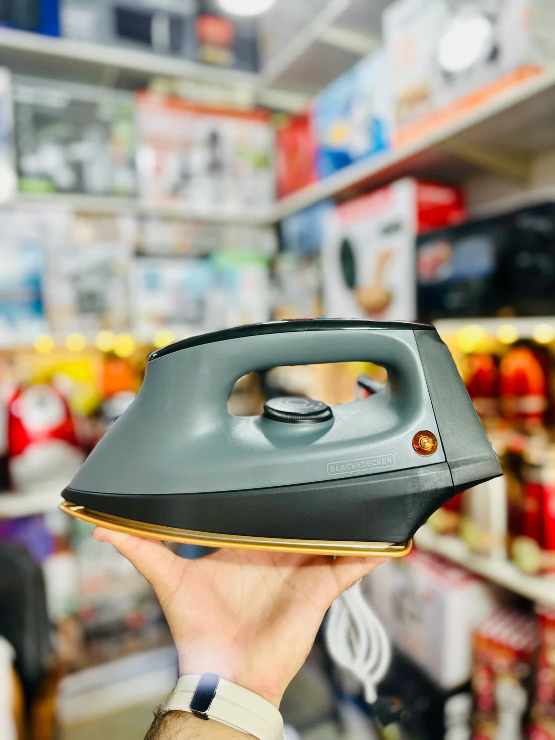 BLACK+DECKER Dry Iron 1100W – Heavy Weight Non-Stick Soleplate Electric Iron (BXIR1102IN).